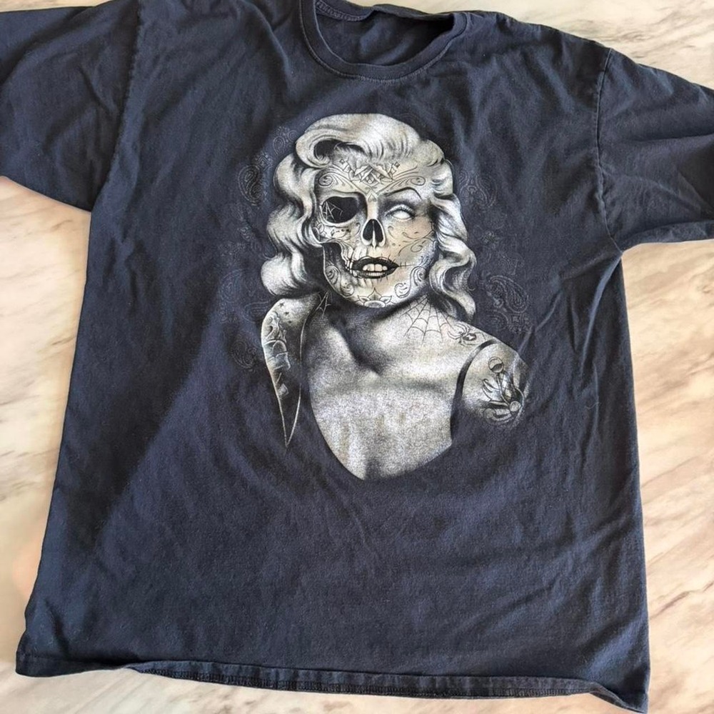 Black Marilyn Monroe skull tee